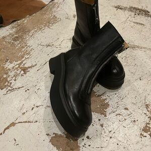 Steve Madden Leather Ankle Boots 7.5